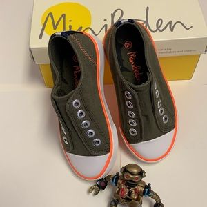 Mini Boden Laceless Canvas 👟 Shoes